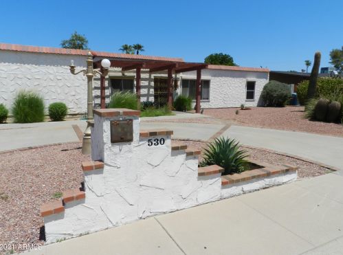 530 Canterbury Ln, Phoenix, AZ 85022-4208