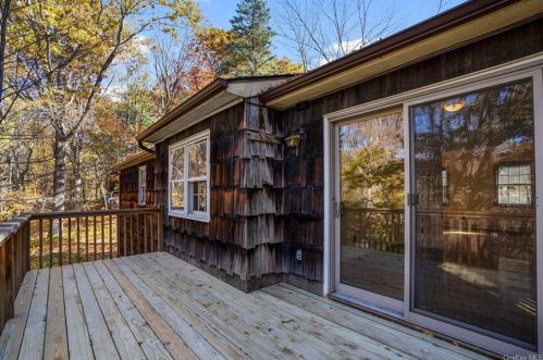 237 Jaycox Rd, Nelsonville NY  10516-3746 exterior