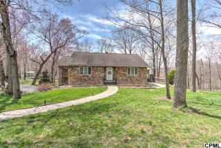 902 Hecks Dr, Water Gap, PA 17018-9453