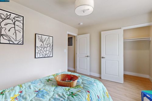 5054 Congress Ave, Oakland CA  94601-5402 exterior