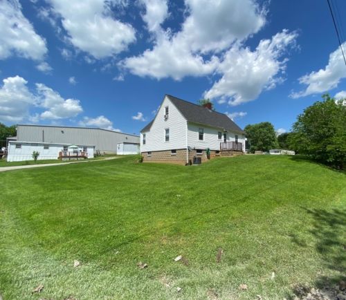 121 2nd St, Lynx, OH 45693-1318