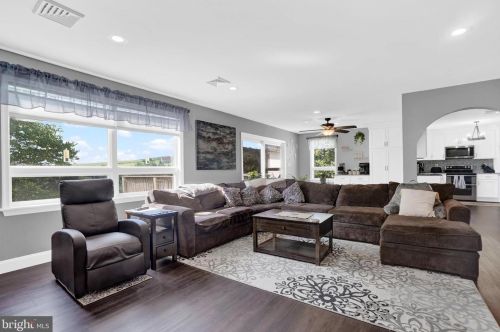 201 Hook Rd, Centre, PA 19541-9206