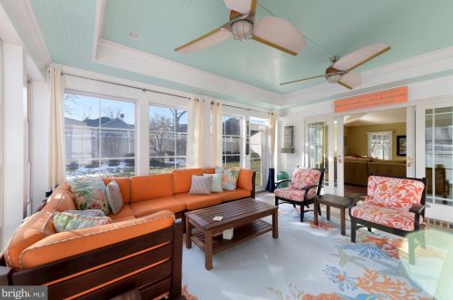 1802 Pimmit Dr, Falls Church VA  22043-1114 exterior