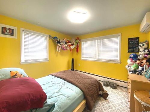 29 Jamaica Ave, Wheatley Heights NY  11798-3027 exterior