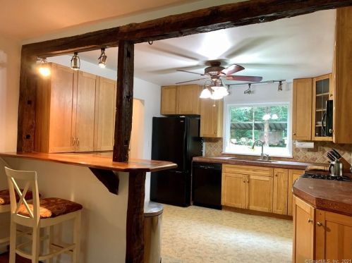 646 Branchville Rd, Ridgefield CT  06877-6128 exterior
