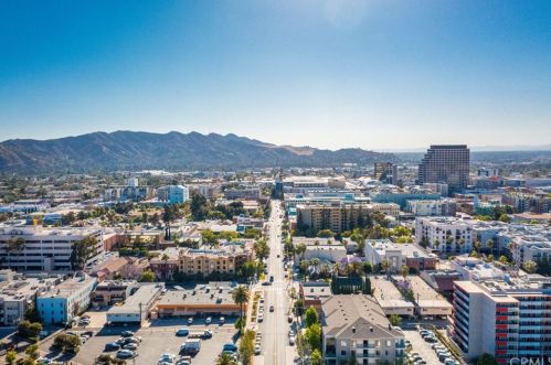 809 Harvard St, Glendale CA  91205-1208 exterior