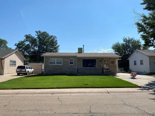 1620 Cedarwood Ln, Pueblo, CO 81005-2208