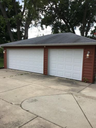 1627 Mill Rd, Milwaukee, WI 53209-3438