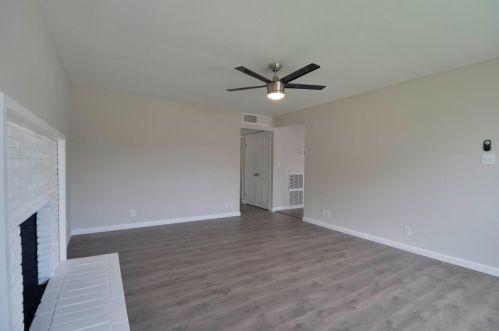 2020 Tokay Ave, Turlock CA  95380-4345 exterior