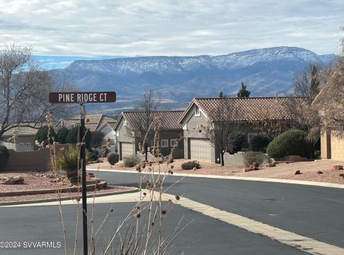 925 Pine Ridge Ct, Cornville, AZ 86325-4995