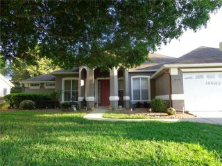 421 Quail Hill Dr, De Bary, FL 32713-4568