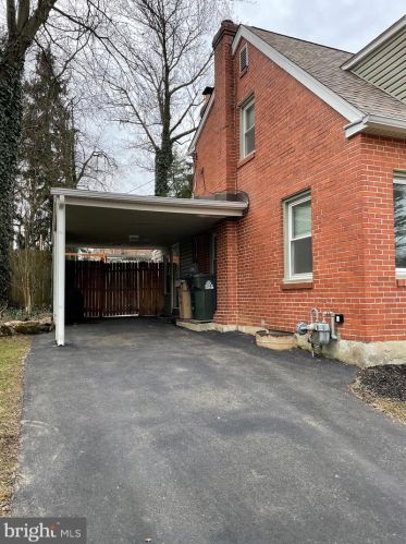 3212 Hilltop Rd, Newtown Square PA  19073-4207 exterior