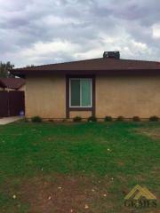 3228 Half Moon Dr, Bakersfield, CA 93309-5653