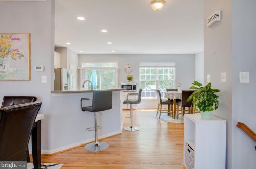 14223 Legend Glen Ct, Gainesville VA  20155-1494 exterior