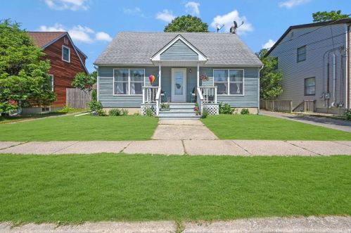 640 3rd St, Greenport, NY 11944-1347