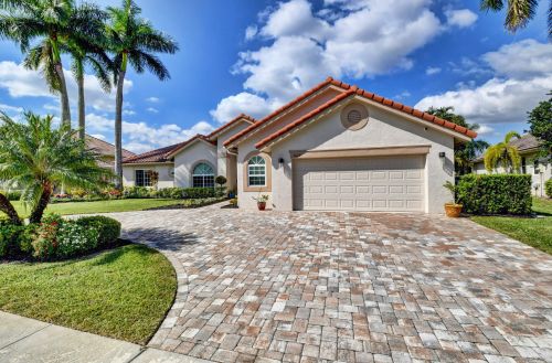8129 Desmond Dr, Boynton Beach, FL 33472-5013