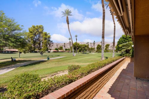 14 Seville Dr, Rancho Mirage CA  92270-3850 exterior