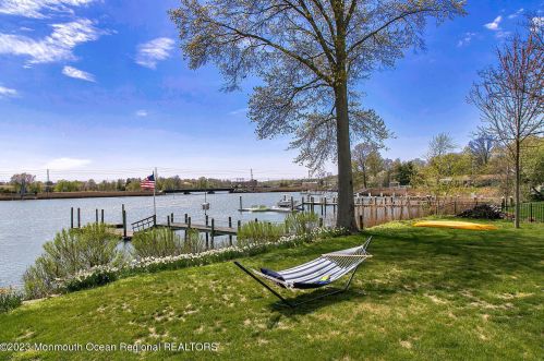44 Rivers Edge Dr, Little Silver, NJ 07739-1709