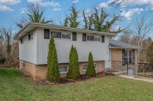 2133 Adams Rd, Cincinnati, OH 45231-3005