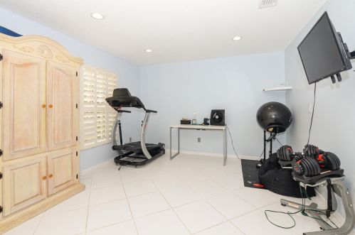 325 Gulfstream Ave, Fort Pierce FL 34983-1219 exterior