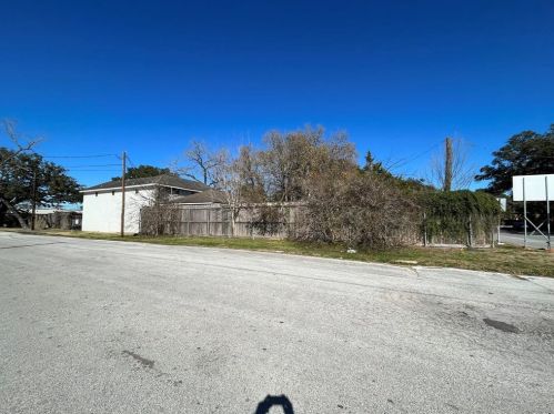 907 Morton St, Richmond TX 77469-3076 exterior