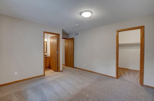 3272 78th St, South Saint Paul, MN 55076-3032