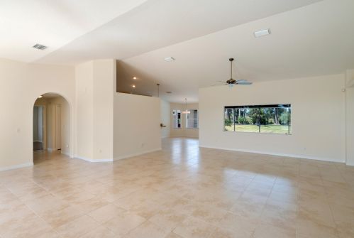 6100 8th St, Vero Beach, FL 32968-9774