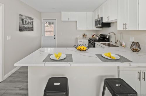 1285 Koe St, San Diego CA  92114-3430 exterior
