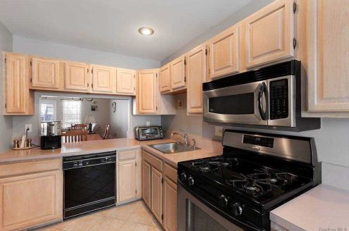 13 Springfield Cir, Central Islip, NY 11722-4630