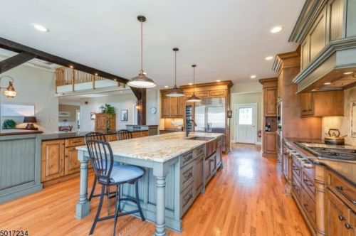 4 Alder Creek Dr, Califon NJ  07830-3001 exterior