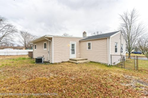 21 Maplewood Dr, Bricktown NJ  08723-3353 exterior