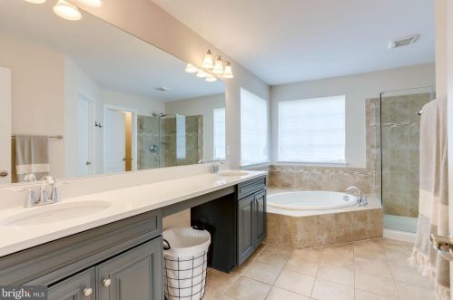 13495 Eagles Rest Dr, Leesburg VA 20176-5035 exterior