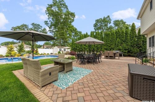 59 Reilly St, West Islip NY  11795-1044 exterior