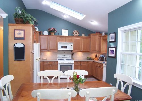 4 Highland Down, Shoreham, NY 11786-1523
