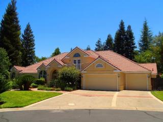 504 Chesapeake Cir, Fresno, CA 93730-0739