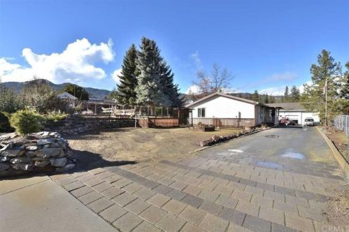 1010 Lane St, Yreka, CA 96097-2751
