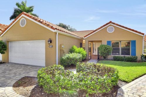 714 Reef Point Cir, Naples FL  34108-8736 exterior