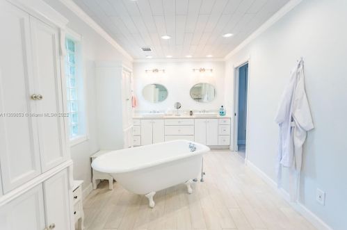 16745 Wiltshire Dr, Town Of Loxahatchee Groves FL  33470-4060 exterior