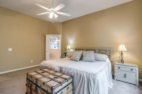 1517 Shadywood Ln, Lewisville TX  75028-4294 exterior