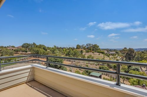 3637 Dove Holw Rd, Encinitas CA 92024-7248 exterior