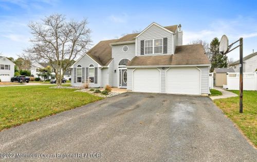 131 Solar Dr, Bricktown, NJ 08724-3969