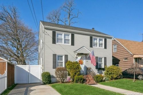 1380 Fox St, Floral Park, NY 11003-2548