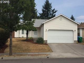 3829 10th St, Damascus, OR 97080