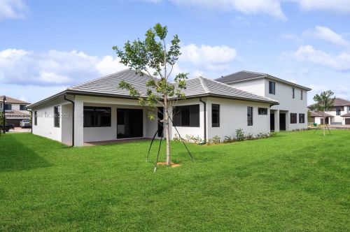 17636 45th Ave, Hollywood FL  33029 exterior