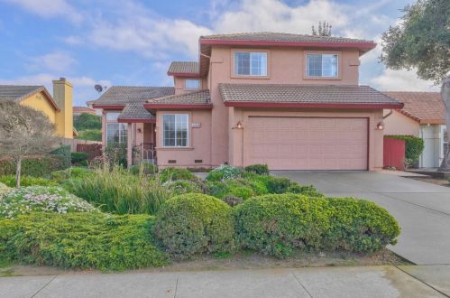 3060 Bostick Ave, Marina, CA 93933-3749