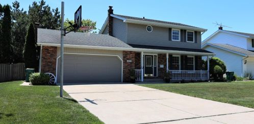 1056 Azalea Dr, Hammond, IN 46321-3502