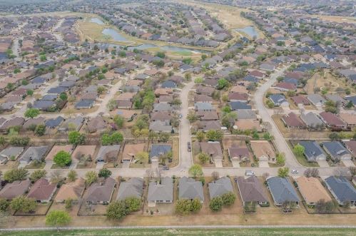 9301 Perimeter St, Denton TX  76207-5636 exterior