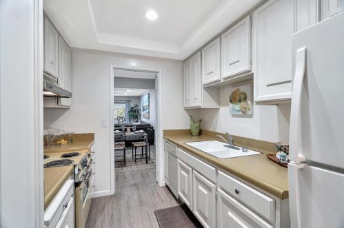 5487 Cribari Grn, San Jose CA  95135-1321 exterior