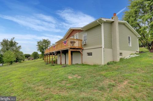 1237 Ridge Rd, Mount Patrick, PA 17045-9324