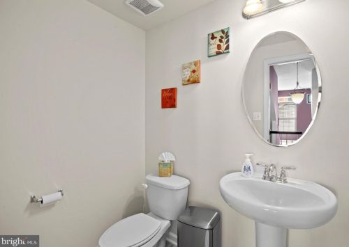 7366 Brunson Cir, Gainesville VA 20155 exterior